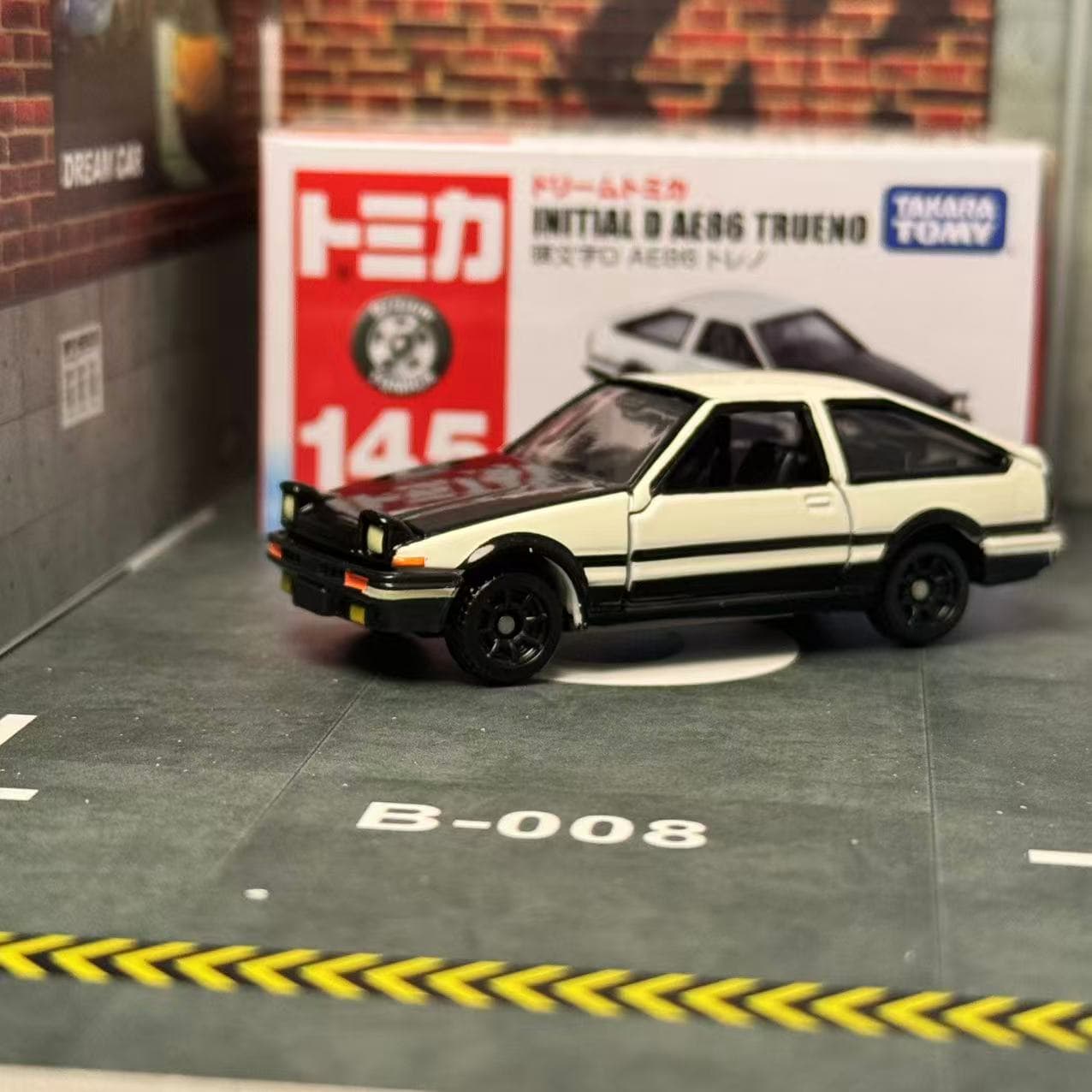 Мечта Томика НО. 145, Initial  – обзор и цена Vintage Collectible Toy Cars