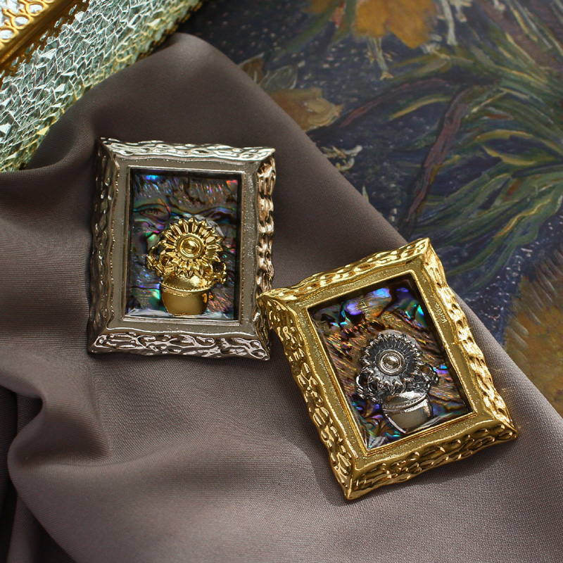 Винтажная брошь в виде подсолн – обзор и цена Collectible Vintage Brooches